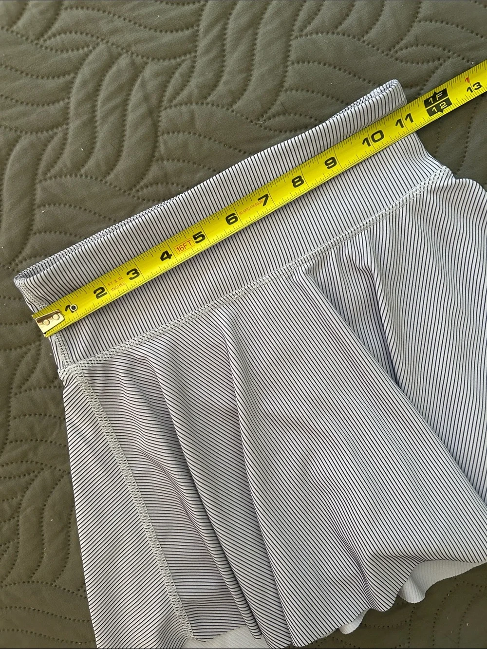🛥️ Old Navy Powersoft Striped White/Blue Skort